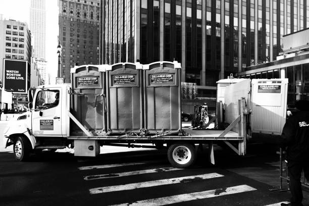 Best Construction site porta potty rental  in Center Hill, FL